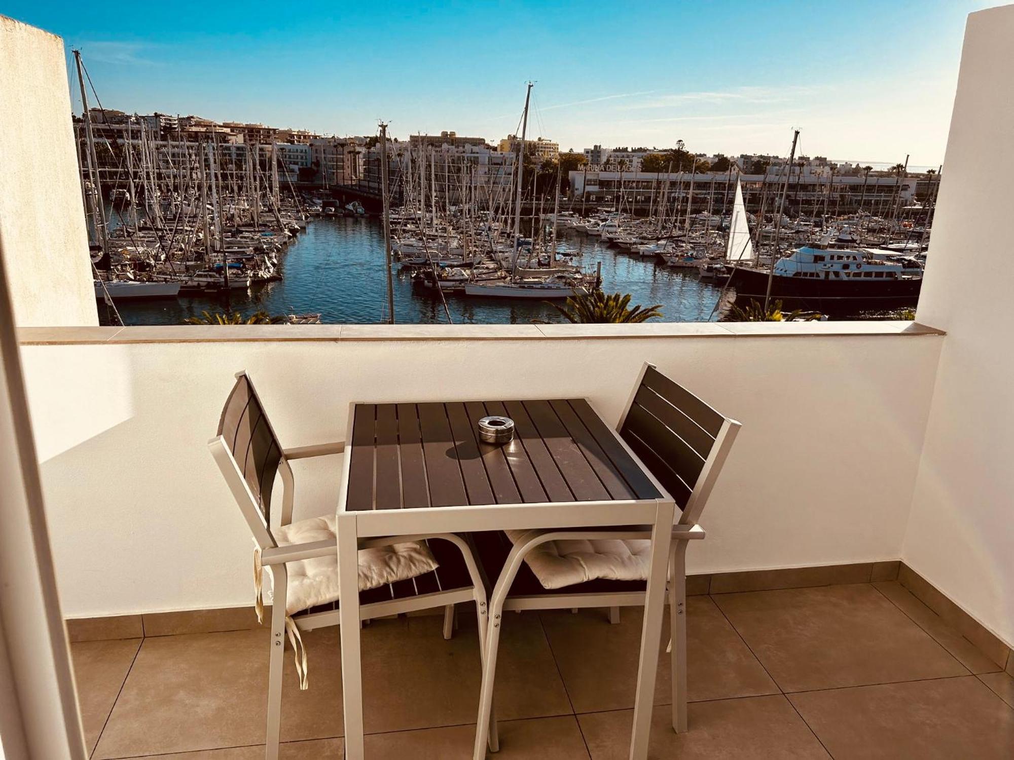Central Lagos Apt With Marina Views Near Beaches ภายนอก รูปภาพ