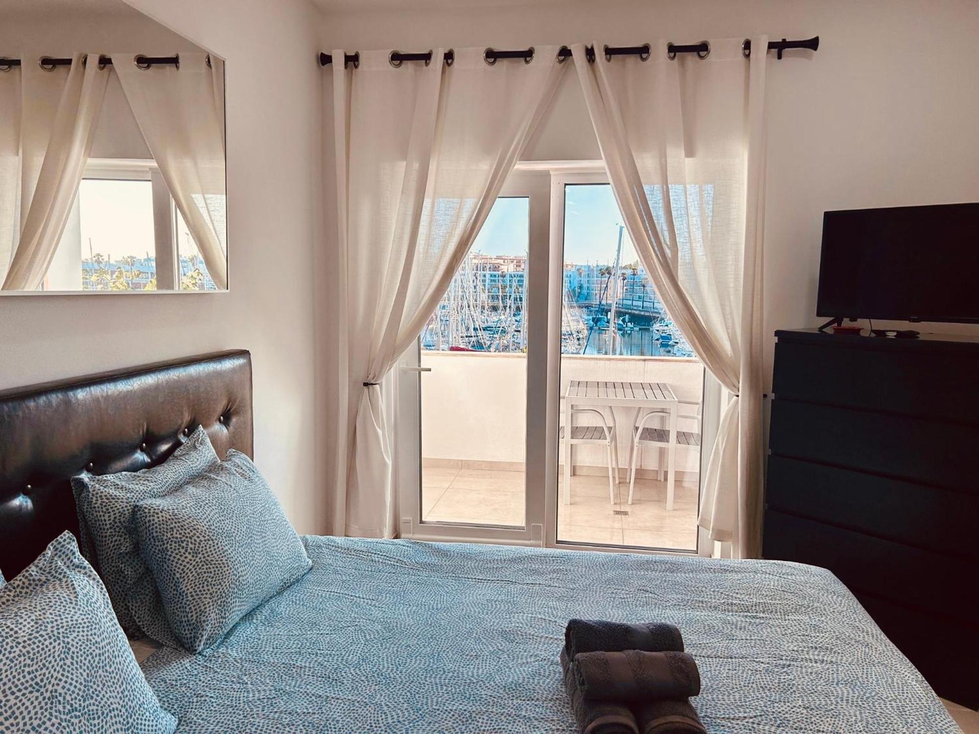 Central Lagos Apt With Marina Views Near Beaches ภายนอก รูปภาพ