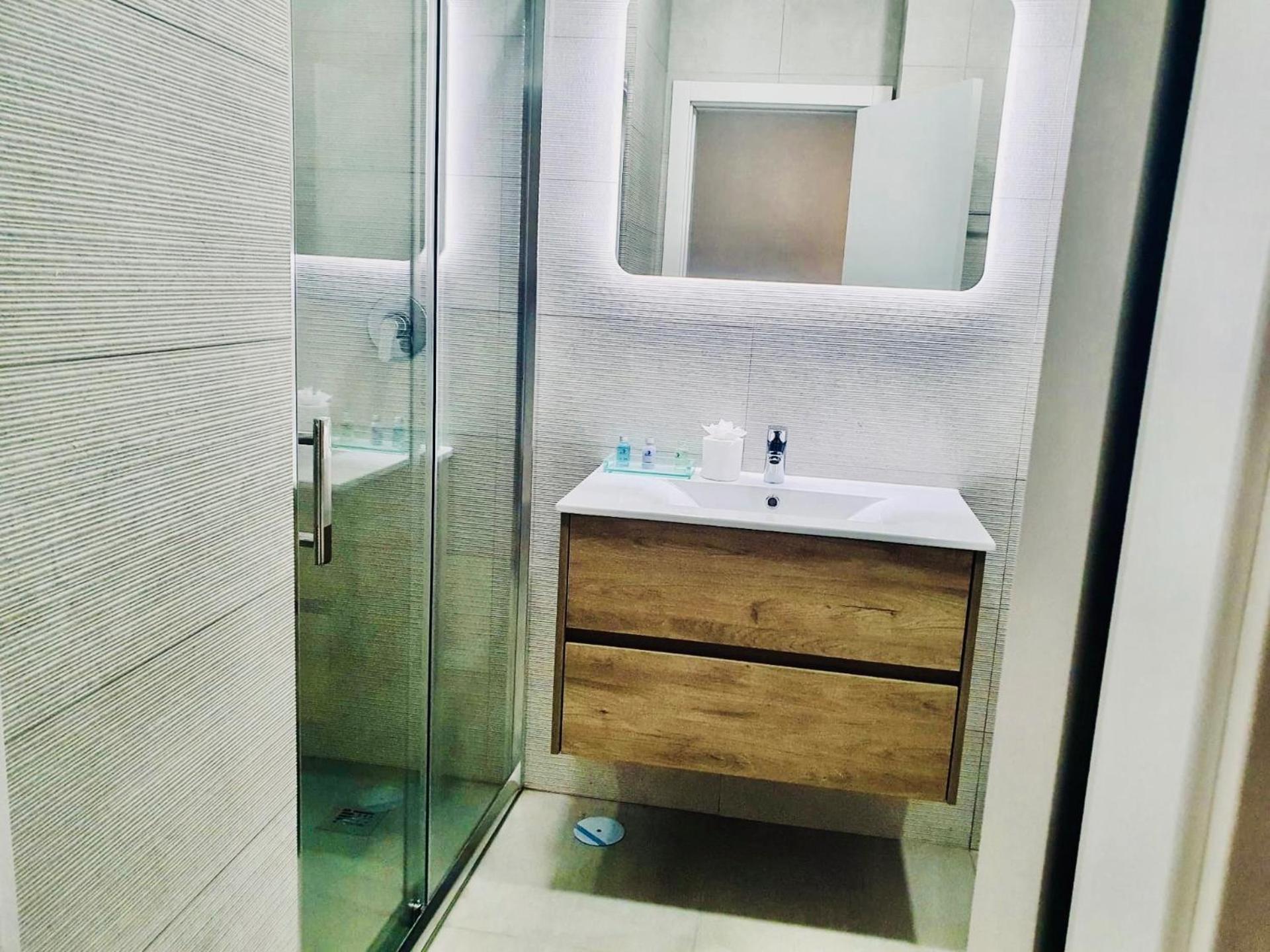 Central Lagos Apt With Marina Views Near Beaches ภายนอก รูปภาพ